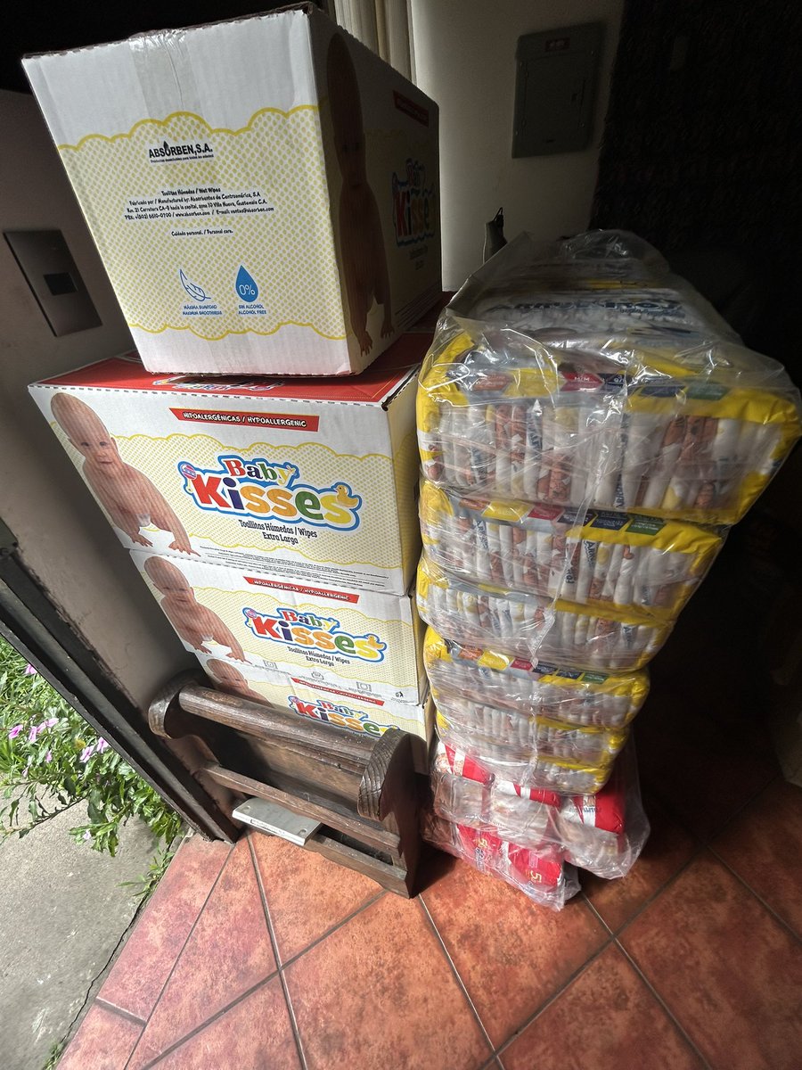 fiaheisenberg's tweet image. Gracias gracias gracias a quienes nos dieron pañales y toallas húmedas que vamos a distribuir en Santa María de Jesús mañana.