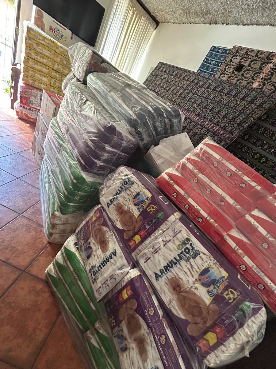 fiaheisenberg's tweet image. Gracias gracias gracias a quienes nos dieron pañales y toallas húmedas que vamos a distribuir en Santa María de Jesús mañana.