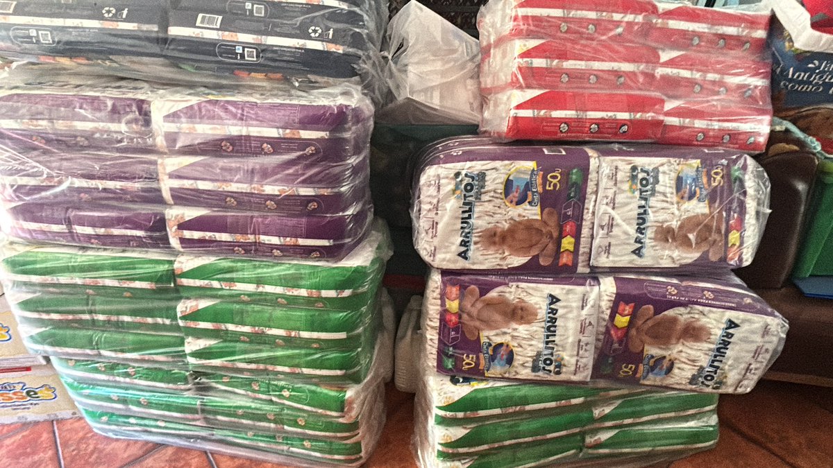 fiaheisenberg's tweet image. Gracias gracias gracias a quienes nos dieron pañales y toallas húmedas que vamos a distribuir en Santa María de Jesús mañana.