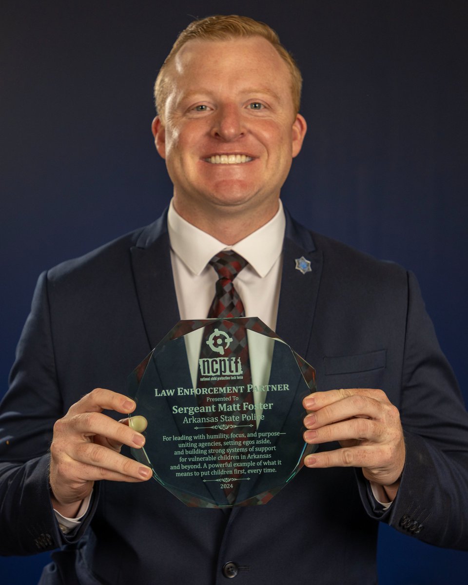ARStatePolice's tweet image. Congratulations to Sgt. Matt Foster, recently recognized by the National Child Protection Task Force (NCPTF) with their Law Enforcement Partner award. The recognition is a testament to the important work Sgt. Foster and his team do to keep children safe. bit.ly/NCPTF_Award_Fo…