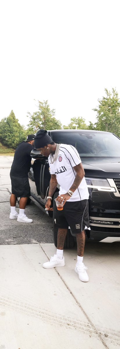 SWAN DAN 🦢 IN “THE CONQUEROR FOOTBALL TEE” 🌐

DM TO ORDER