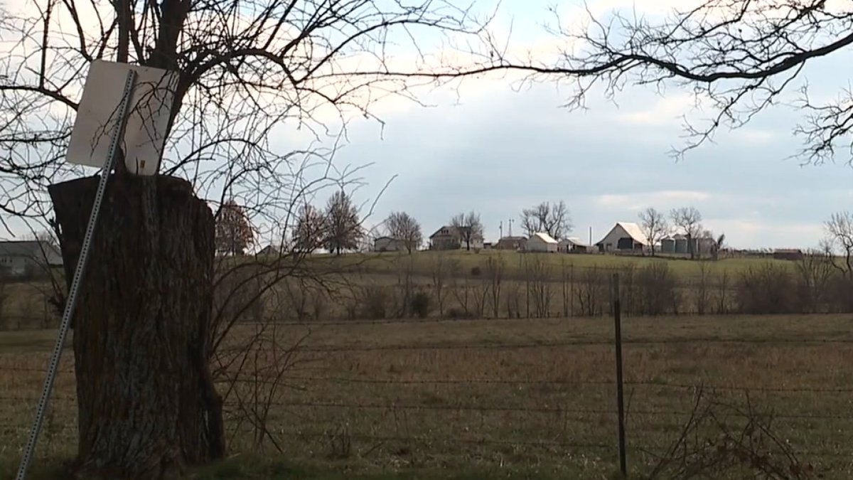 The Environmental Protection Agency conducted soil sample testing Wednesday at the local school district in Henry County for hexavalent chromium, a cancer-causing chemical. <a href="/IsabellaLedonne/">Isabella Ledonne</a> has more in the link below:

kshb.com/news/local-new…