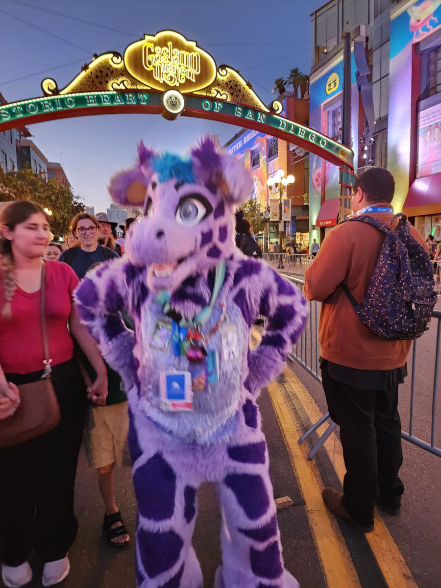 Zarafagiraffe's tweet image. And….life goes on. Heading down to San Diego Comic Con today, 150k of the nerdiest, geekiest people on the planet. It’s gonna be a great distraction! Suiting will occur, including a massive meeting of furries under the Gaslamp Arch at 7pm on Saturday!