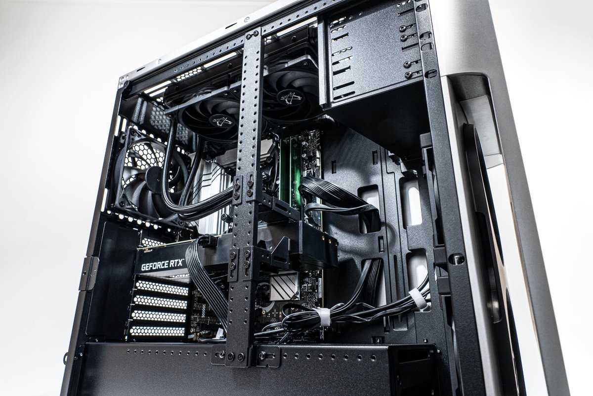 おはようございます。

秋葉原は晴れています☀

熱中症に気をつけましょうね(*^o^*)

今日もドスパラプラス を

よろしくお願いします