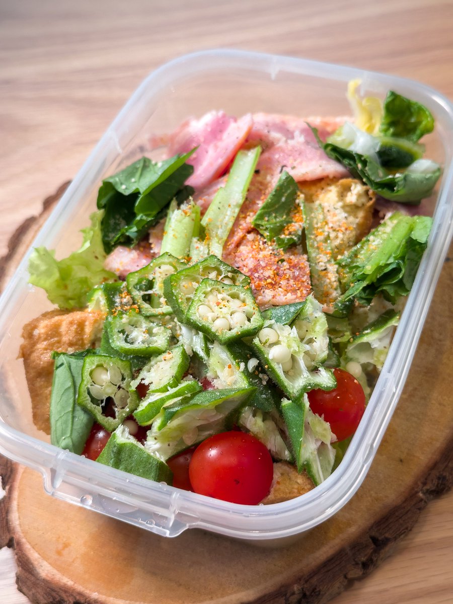 自分のお弁当は色々端材に調味料入れ、お昼にお湯＆レンチンで野菜スープにしてます