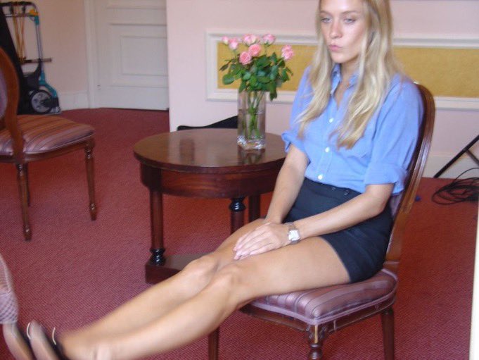 desabafo: só usaria as notas do instagram se eu tivesse morrendo e fosse o unico jeito de escrever uma mensagem publica pedindo ajuda e mesmo assim pensaria um pouco antes