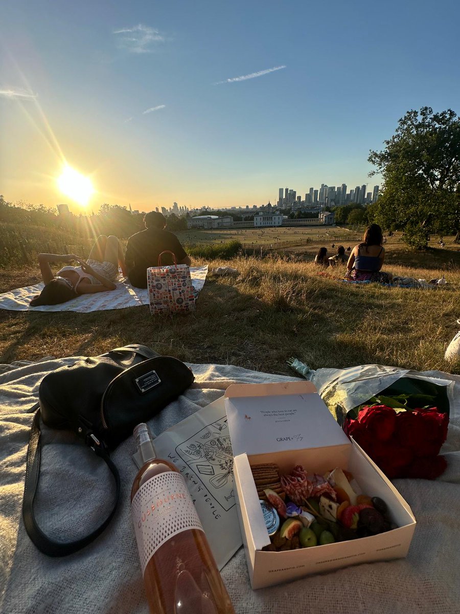 adamthedev's tweet image. Comfy photo dump