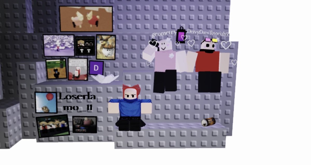 Soapyfox1's tweet image. having fun with my james cosplay :D
(3rd image is more accurate to the meme also no i dont ship any ddt33 characters its just for the memes)
