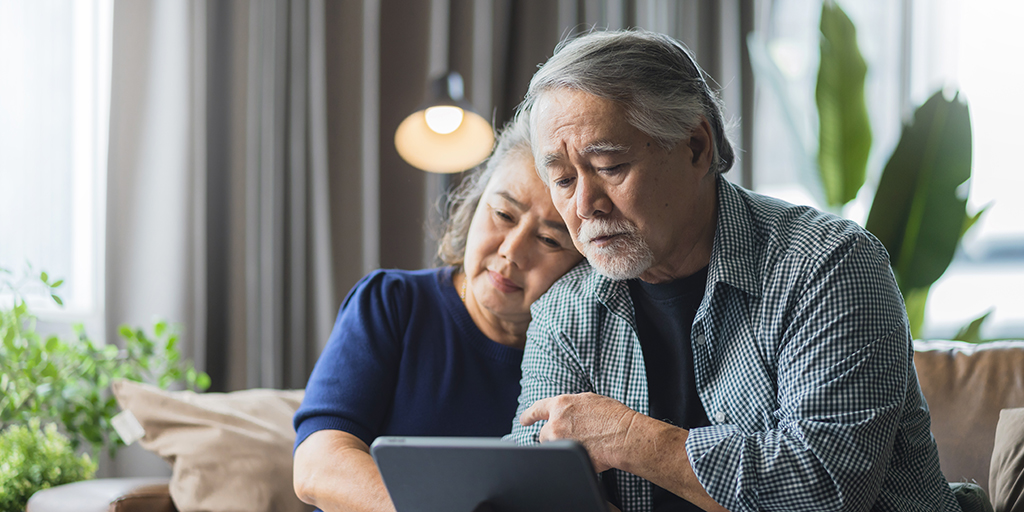 AACR's tweet image. Caregivers of patients with cancer can face the same negative health and social consequences as the family members and loved ones they are caring for. Learn about these challenges in the AACR Cancer Progress Report: brnw.ch/21wUnnu