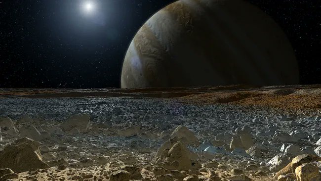 eng_espacial's tweet photo. Novas observações do James Webb mostram que Europa, lua de Júpiter, é geologicamente ativa. Dados revelam gelo cristalino, CO₂ e sal vindos de um oceano subterrâneo, reforçando sua relevância para a astrobiologia. A missão Europa Clipper chega em 2030. #JWST #EuropaMoon #NASA https://t.co/TchTV9rEVc