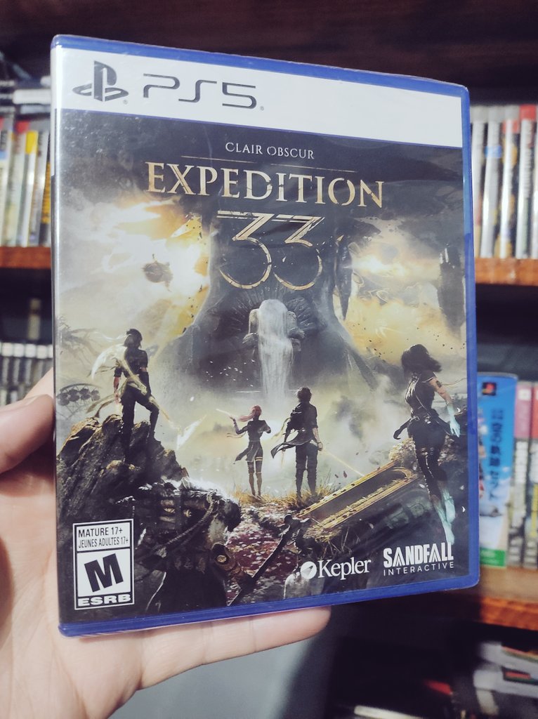 E chegou pra coleção o meu Goty ❤️ Clair Obscur Expedition 33

Now I have in my collection the masterpiece from <a href="/SandfallGames/">Sandfall Interactive - CO:E33 out now!</a> <a href="/expedition33/">Clair Obscur: Expedition 33</a> 😍😍😍

I finished the game in a friend's account, and now I got my physical copy (had to import because I'm from Brazil 😊)