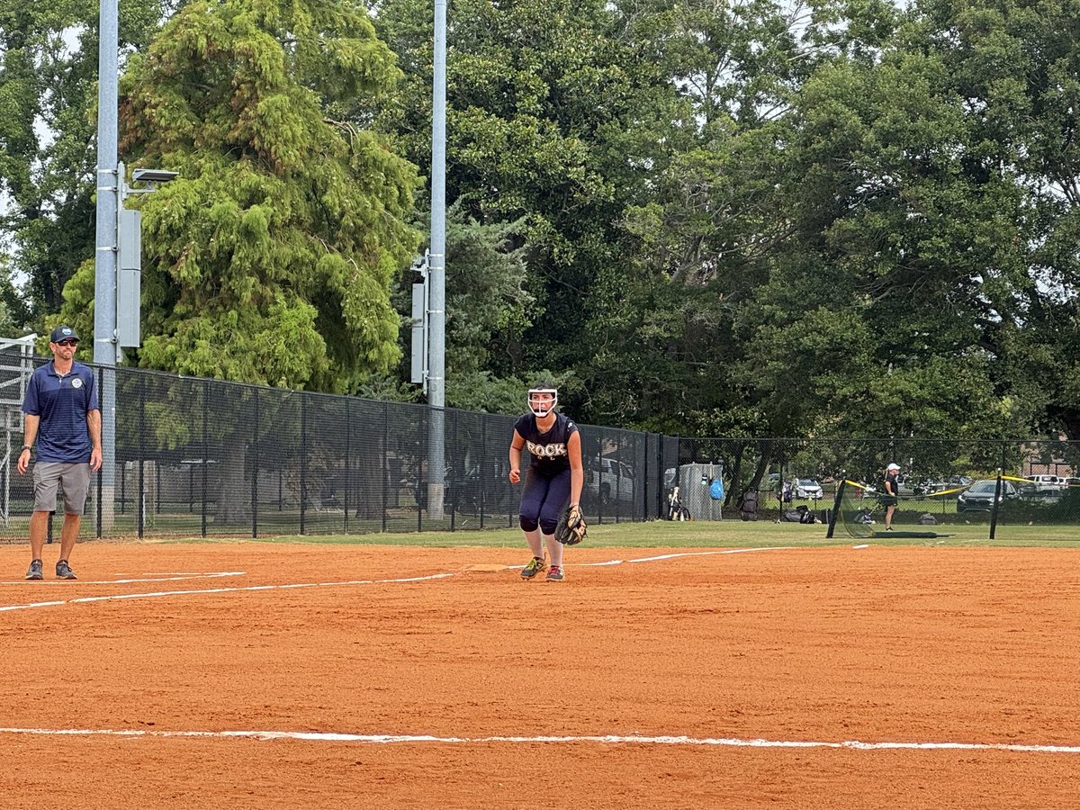 AvaHorswood_28's tweet image. Had a great time competing with some amazing athletes at the Triple Crown Summer Nationals - All Stars this week! Got to pitch and play 3B and RF. #utilityplayer Here鈥檚 a video of my defense working to get a double play and an example of WHY WE HUSTLE!