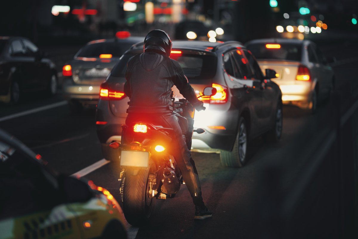 LookLearnLive's tweet photo. If someone’s tailgating you, the safest move is usually to change lanes and let them pass. If you can’t pull over, increase the distance between you and the car ahead of you to give both you and the tailgater time to respond to changes ahead. #EndTheStreakTX https://t.co/ul7eu7uESM