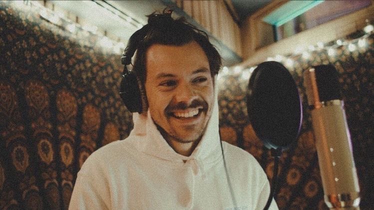 henitopics's tweet photo. henito at the studio https://t.co/TTlEtxwHQg