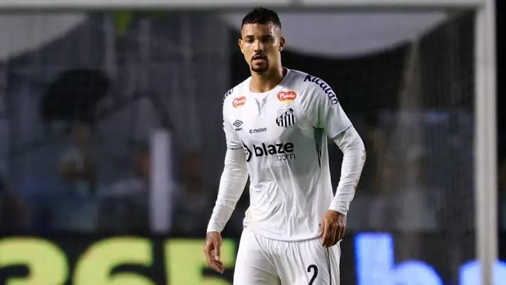 brasileiraoopre's tweet image. 🔥 | Zagueiros COMUNS da bola que se acham craques e tem uma marra do caralho: