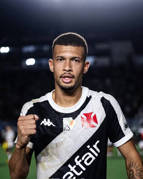 brasileiraoopre's tweet image. 🔥 | Zagueiros COMUNS da bola que se acham craques e tem uma marra do caralho: