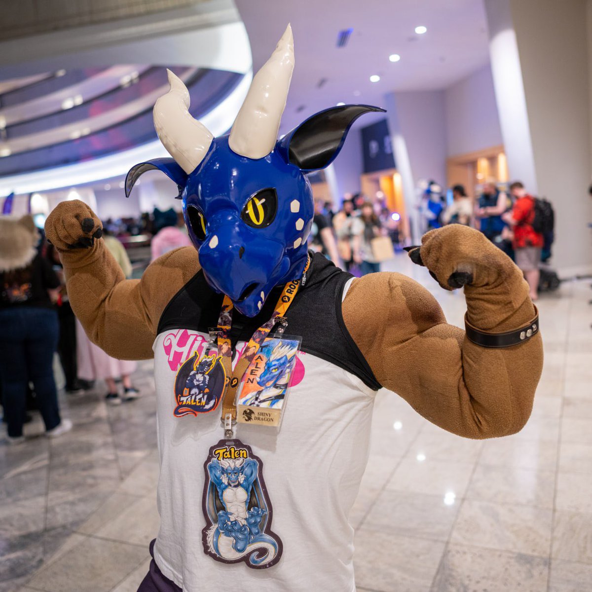 cainenines's tweet image. Got that blow-up glow-up

As @TalenDragon at @FurryWeekend

#furry #fursuit #puppy #dog #xolo #dragon #fwa #FWA25