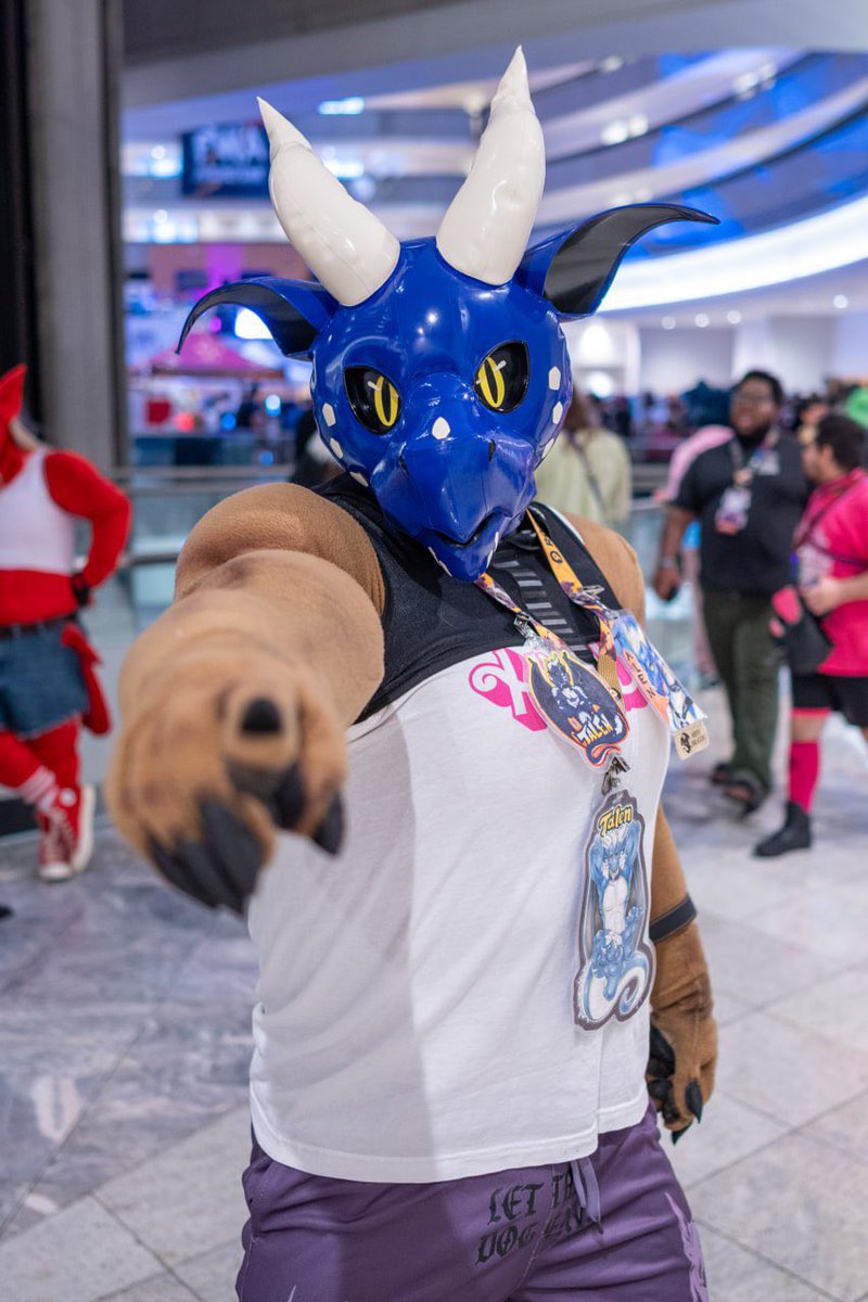 cainenines's tweet image. Got that blow-up glow-up

As @TalenDragon at @FurryWeekend

#furry #fursuit #puppy #dog #xolo #dragon #fwa #FWA25