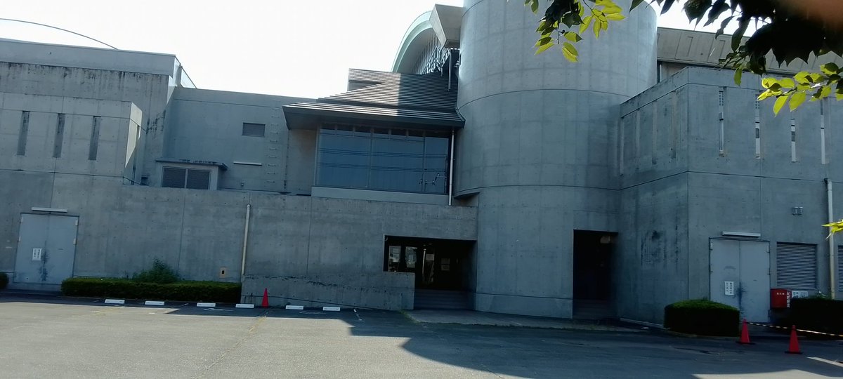 overlimitboss's tweet image. さぁ～て、今年も来ました県総二日目…
相変わらず(-。-)y-゜゜゜からの風景ですが…
まぁボスの関わっている子供達には楽しんで頑張って頂きたい！(*^^*)

#茨城
#卓球
#OverLimit
#中学県総体
#常陸大宮市
#出張卓球教室開催中