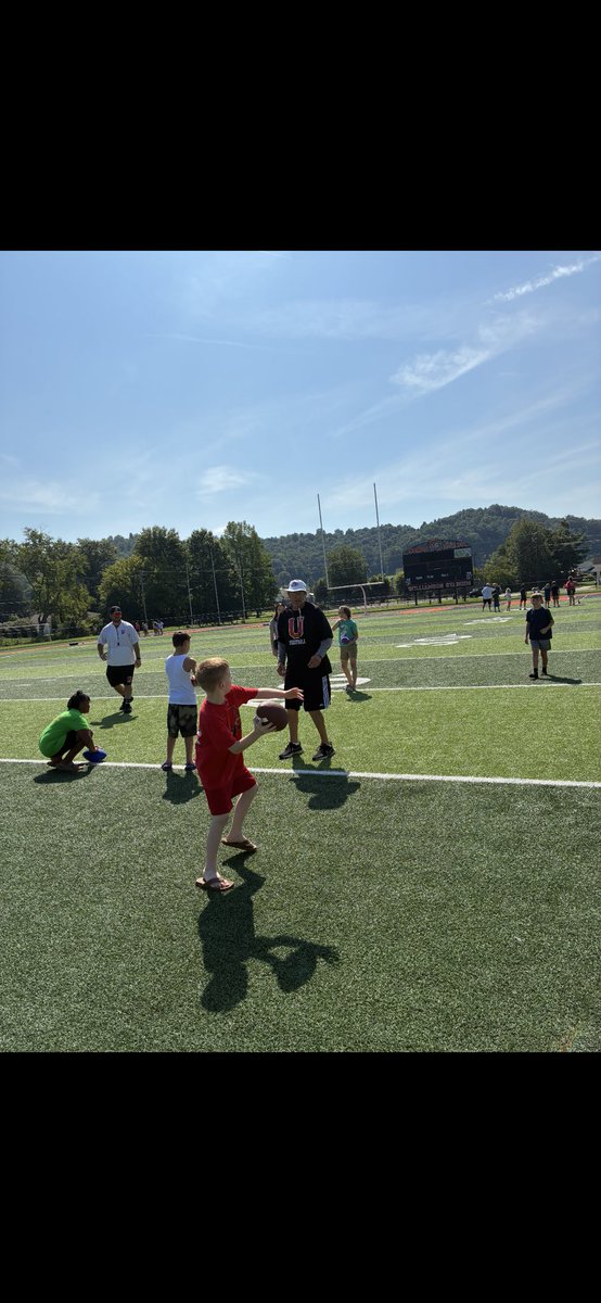 UnionBulldogFB's tweet image. A big thank you to the Dr. Marcia Hawkins Boys &amp;amp; Girls Club for allowing us to be a small part of these kids&apos; day! A lot of sweat, tears, and water breaks made today successful! Hopefully we will have a couple of future bulldogs out there! 

#DogCheck
