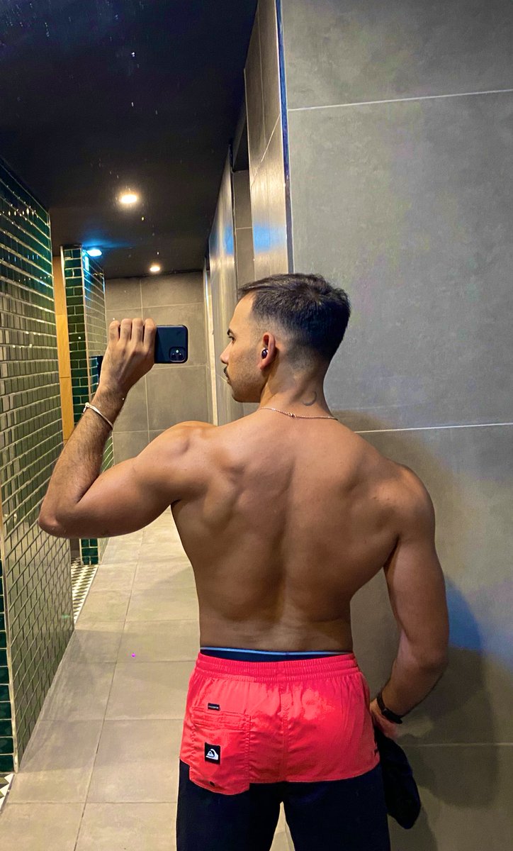 Eu super me pegaria de quatro 😮‍💨🤤