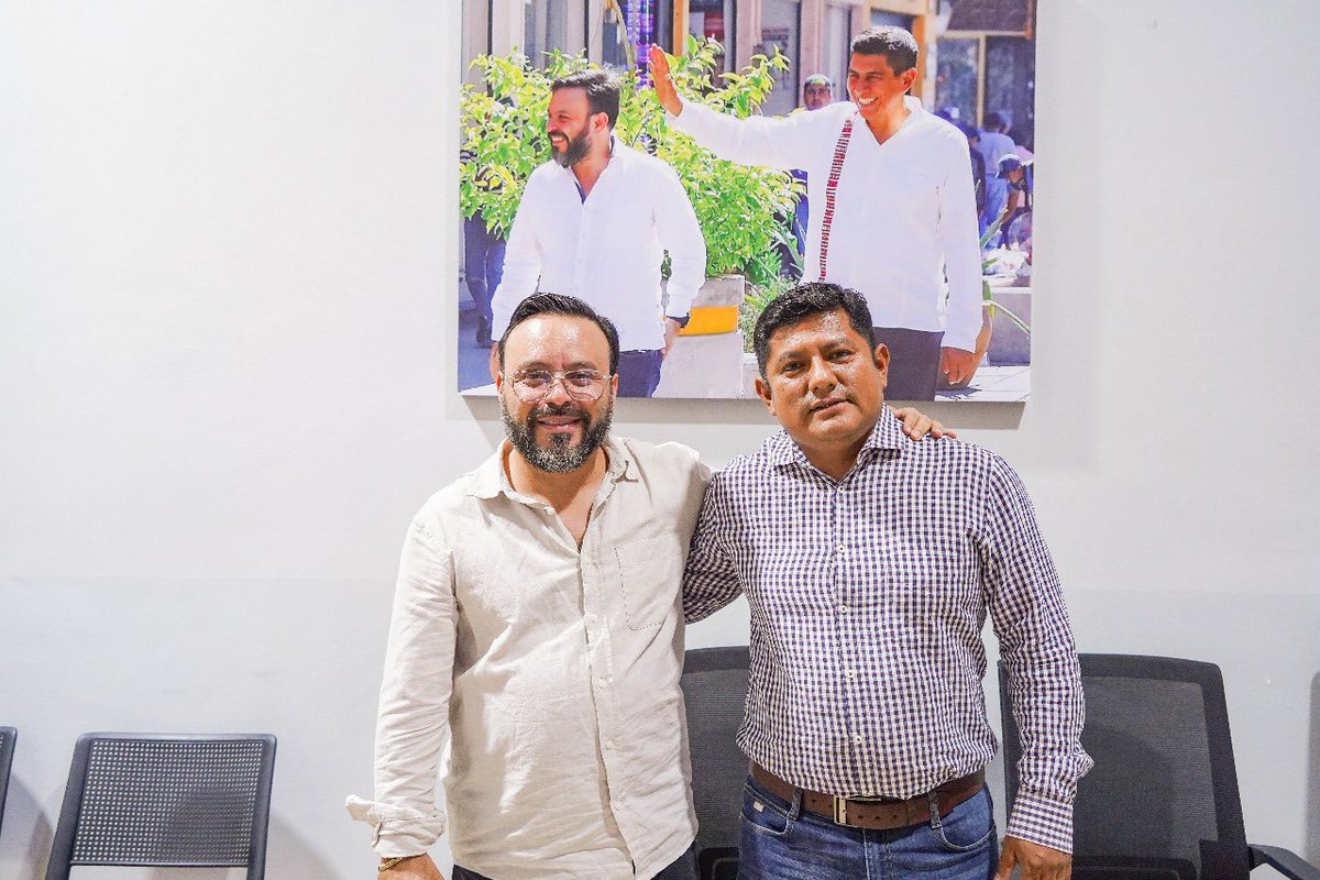 Me dio mucho gusto saludar a un amigo de años y compañero de lucha, el profesor Apolo Feria, originario de Santiago Jocotepec. Juntos recordamos varias anécdotas.
