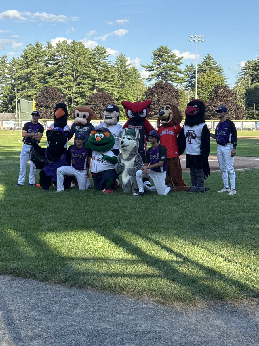 Marty Testo (@martytesto) on Twitter photo Great night at Alumni Field! Mascot Night and Coach Enright threw out the first pitch!
The OWLS and The BATS….two organizations that appreciate this community! Thank you! Great night at Alumni Field! Mascot Night and Coach Enright threw out the first pitch!
The OWLS and The BATS….two organizations that appreciate this community! Thank you!