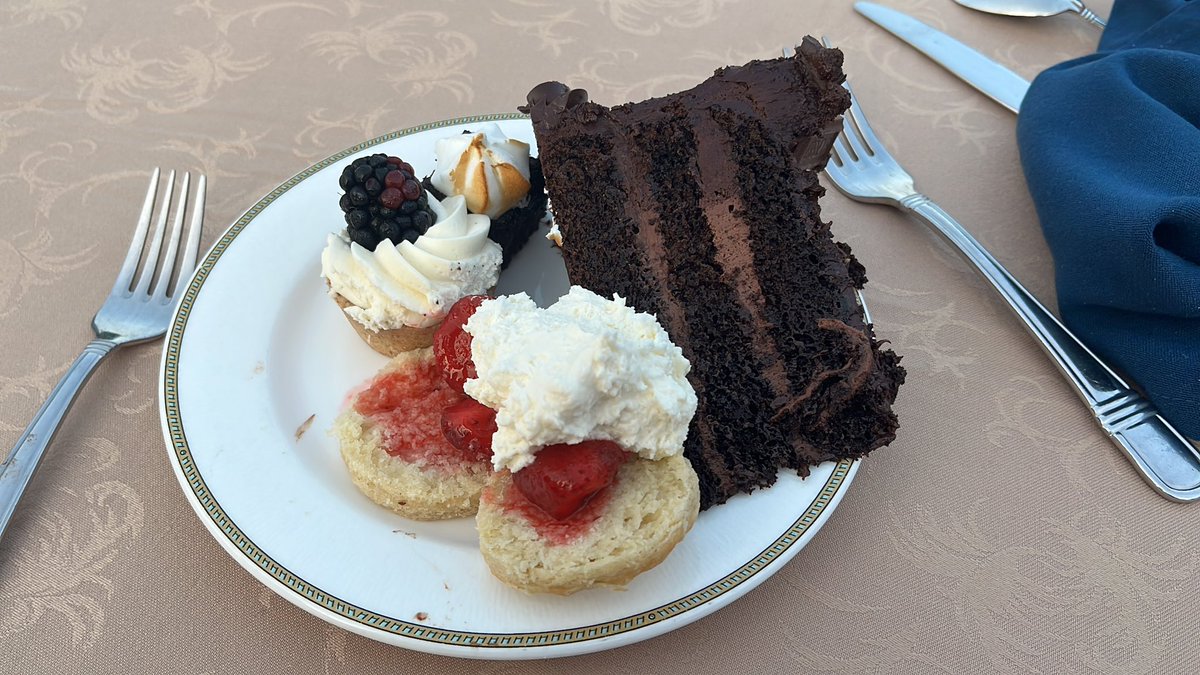 fifer1863's tweet image. Hey @socialstudiestx how about dessert?