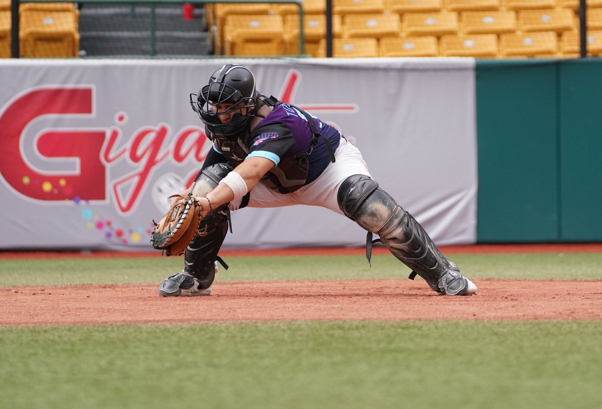 BeisbolPR's tweet image. ¡Talento a la vista! ⚾️🇵🇷🔥

La Federación de Béisbol de Puerto Rico celebró con éxito el Showcase 2025 del Torneo Colegial de Verano en el Estadio Roberto Clemente Walker de Carolina. 

#FBPR