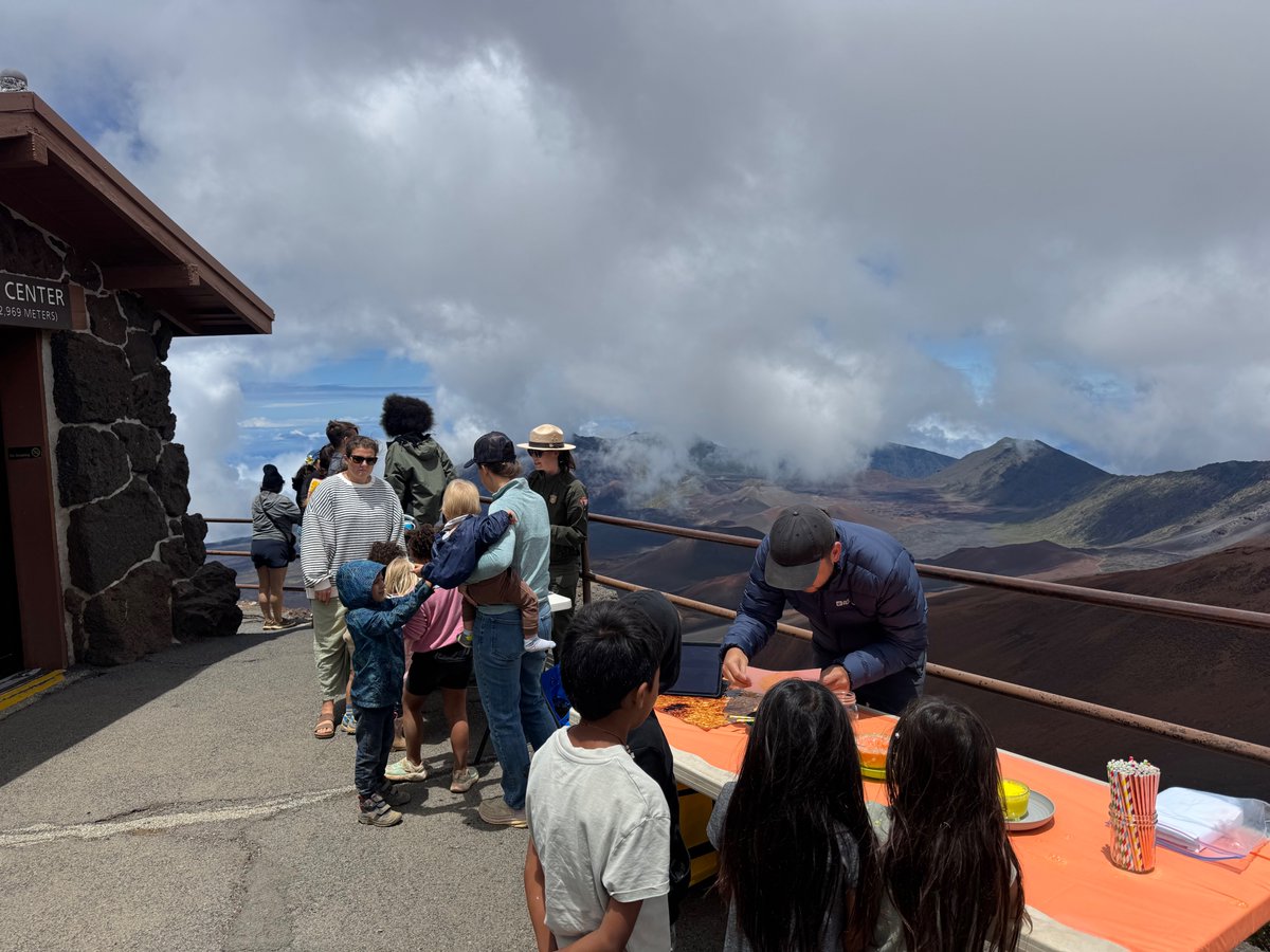 NatSolarObs's tweet image. Solar Fest from the House of the Sun! ☀️ Thanks to everyone who joined us, @HaleakalaNPS and @UHIfA   for a fun-filled weekend of solar science, art, solar telescope viewing, and more at the summit! See you again next year 🔭