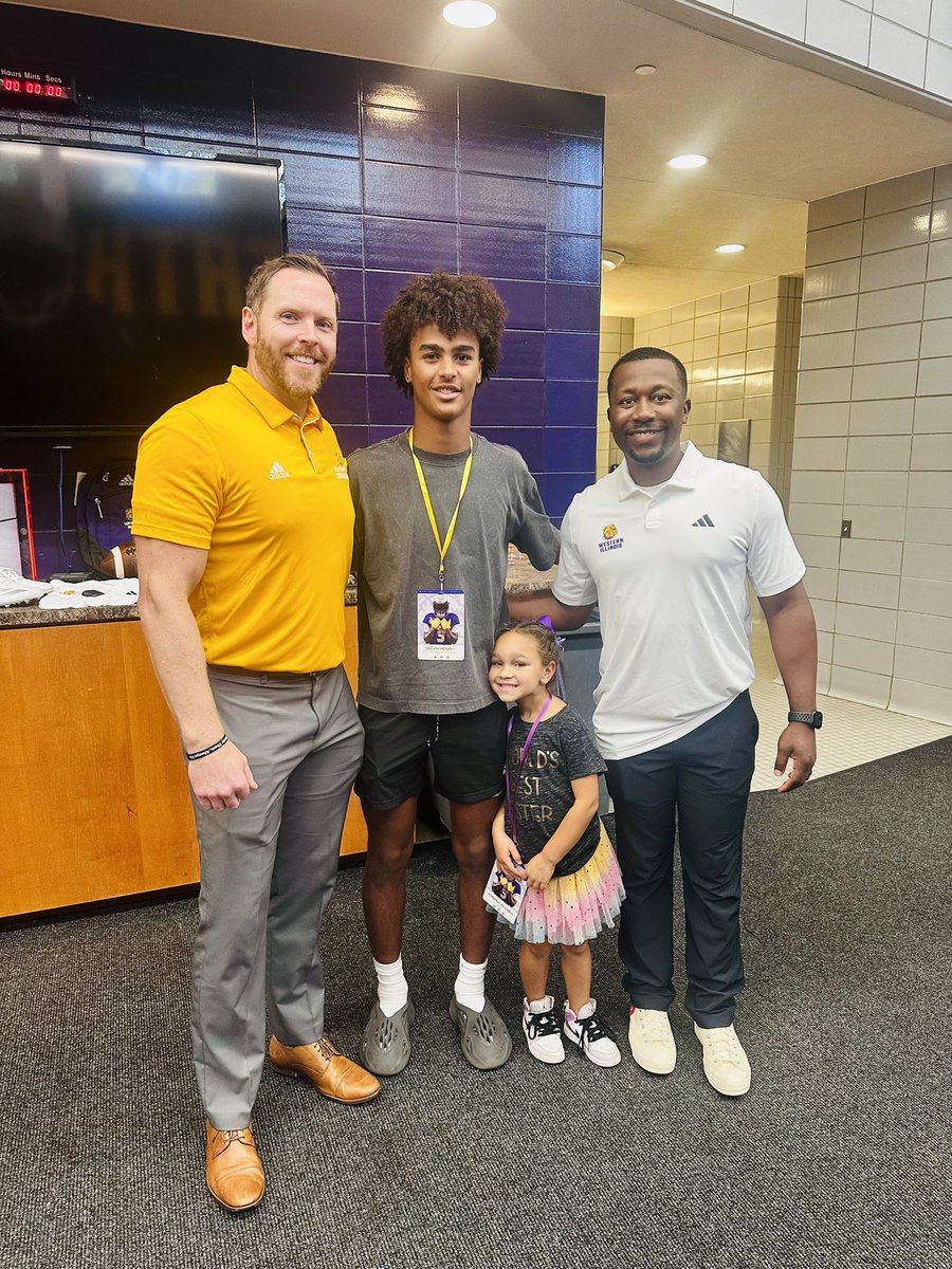 Jaidenhenry_3's tweet image. Had a GREAT visit back down in Macomb. Could really feel the love from the staff and can see what they are building to achieve! Really excited for huge things to come in the future!! @CoachJoeDavis @coachiwash @CoachWalkerIV @CoachJCaraway @CoachShen @Coachziemba46 @HLR_FOOTBALL