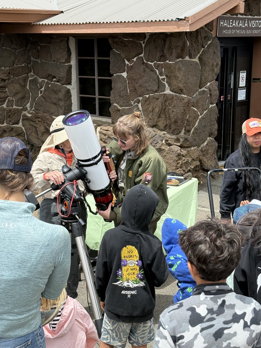 NatSolarObs's tweet image. Solar Fest from the House of the Sun! ☀️ Thanks to everyone who joined us, @HaleakalaNPS and @UHIfA   for a fun-filled weekend of solar science, art, solar telescope viewing, and more at the summit! See you again next year 🔭