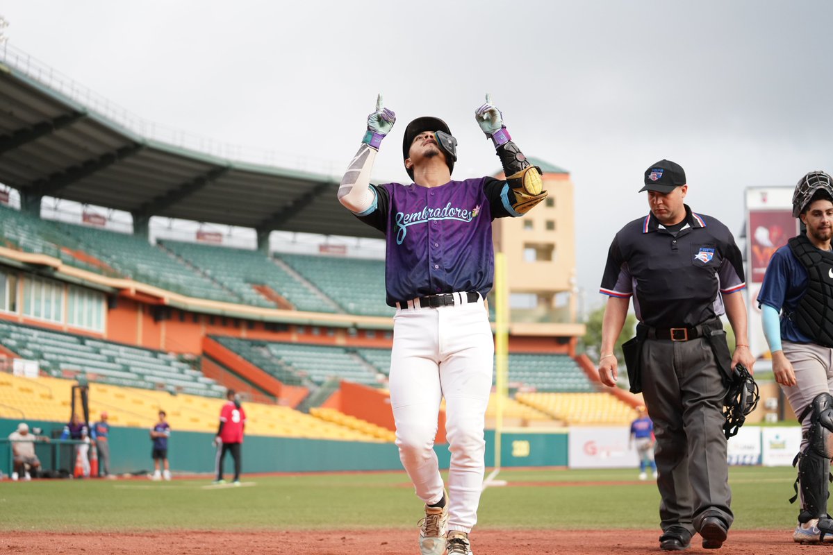 BeisbolPR's tweet image. ¡Talento a la vista! ⚾️🇵🇷🔥

La Federación de Béisbol de Puerto Rico celebró con éxito el Showcase 2025 del Torneo Colegial de Verano en el Estadio Roberto Clemente Walker de Carolina. 

#FBPR