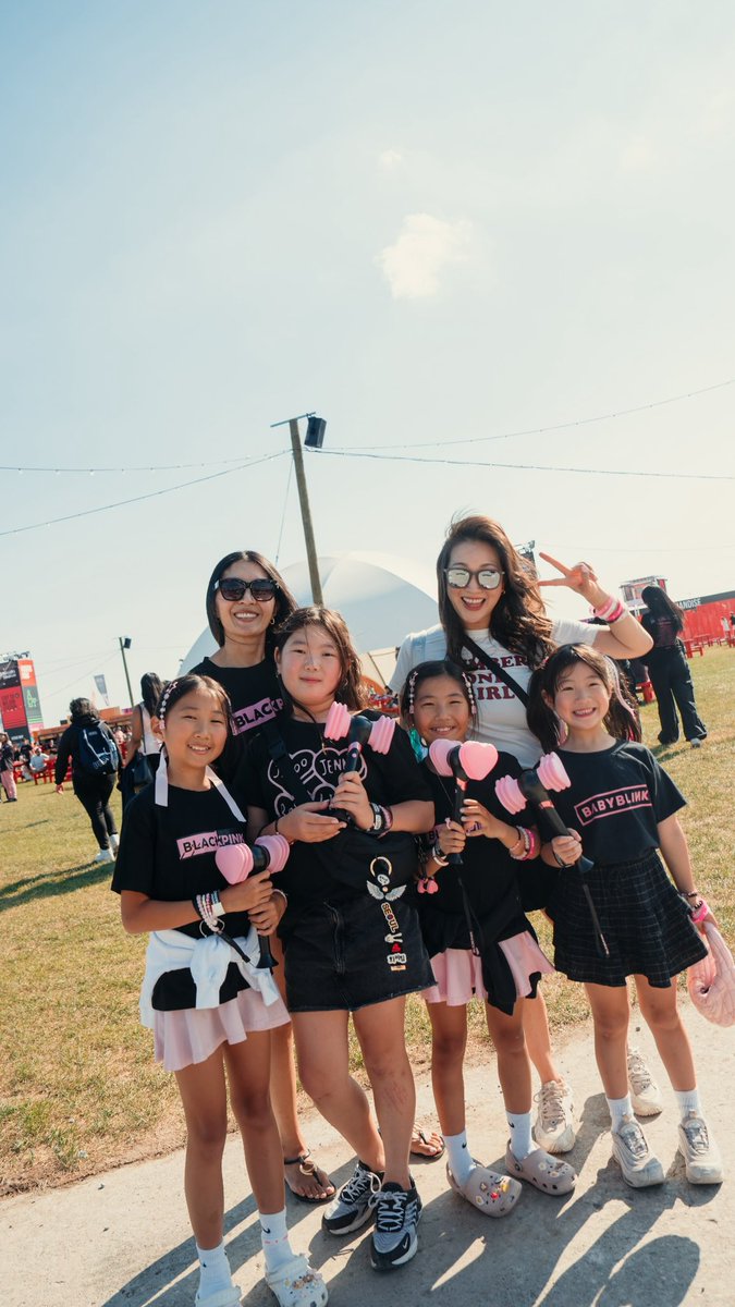 USBU4WAYS's tweet image. RT & REPLY FOR DAY 2 OF @BLACKPINK IN ROGERS STADIUM: 🏟️
BLACKPINK ROCKS ROGERS STADIUM
#DEADLINE_IN_TORONTODay2 #JUMP_IN_CANADA