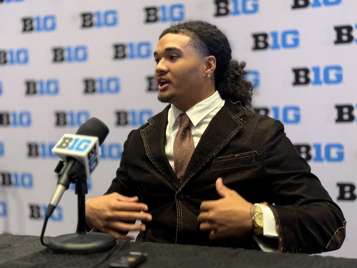AaronJFentress's tweet image. The Oregon #GoDucks B1G media days trio of LB Bryce Boettcher, EDGE Matayo Uiagalelei and TE Kenyon Sadiq in Las Vegas.