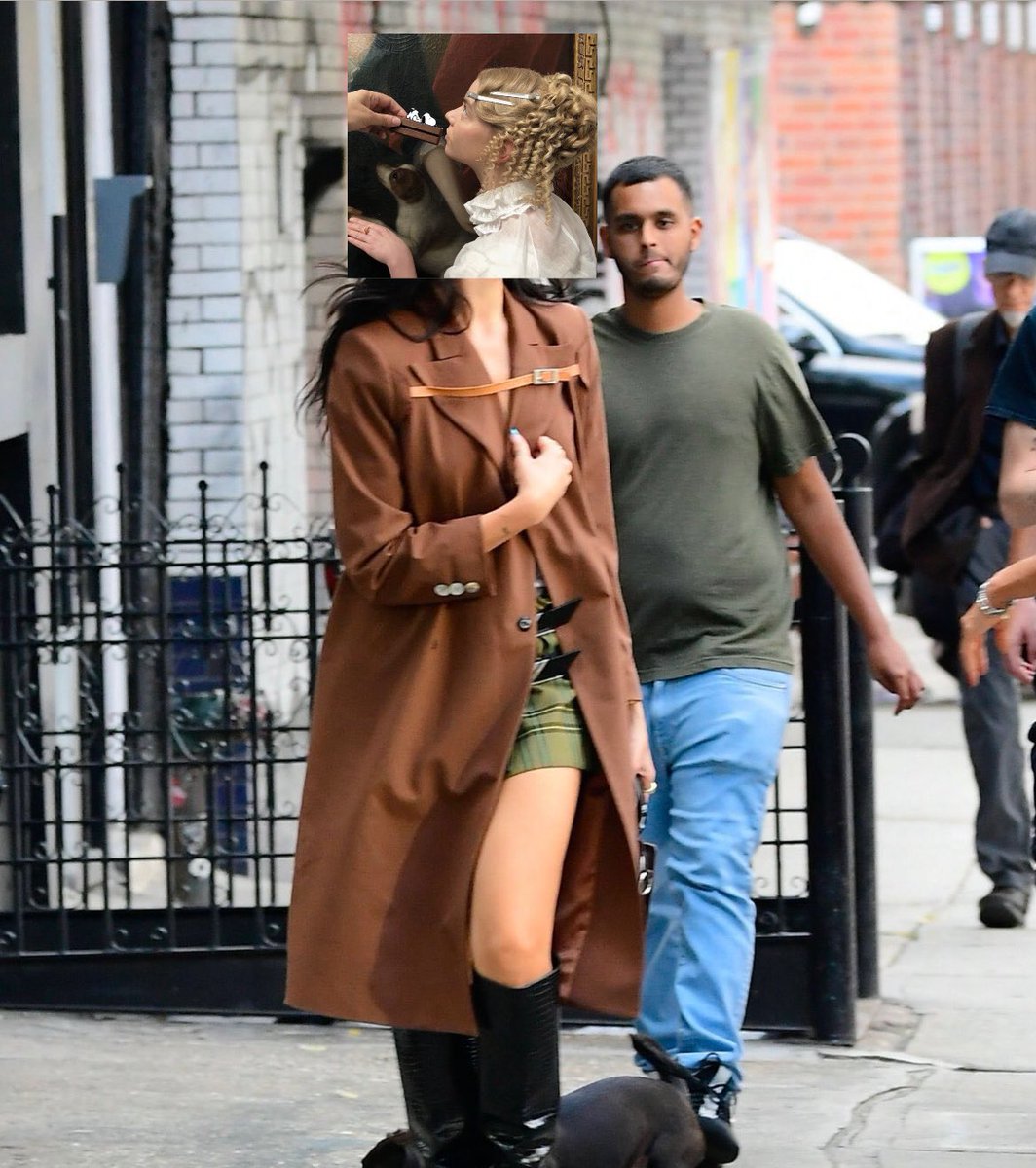 featleclerc's tweet image. featleclerc spotted filming scenes for ‘The Devil Wears Prada 2’ in New York today.