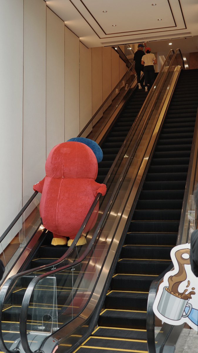 swiftie_hp's tweet image. GM! Post-Pengu withdrawal hitting like a truck.
Back to reality, no events, just vibes and flashbacks.
All thanks to @pudgymalaysia for organising such good side events during Malaysia Blockchain Week!
The red penguin is probably all of us right now. 😂🐧