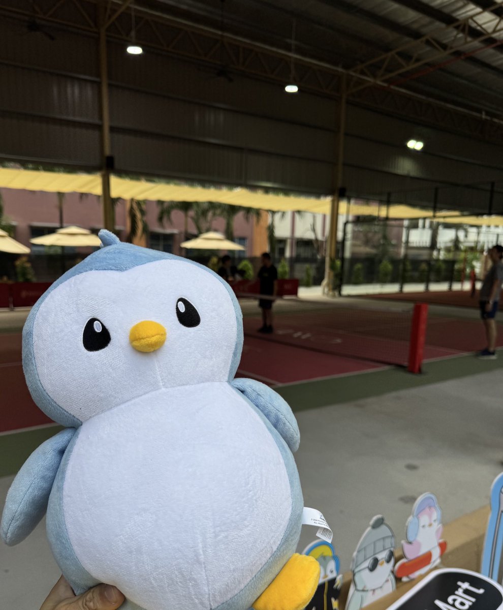 swiftie_hp's tweet image. GM! Post-Pengu withdrawal hitting like a truck.
Back to reality, no events, just vibes and flashbacks.
All thanks to @pudgymalaysia for organising such good side events during Malaysia Blockchain Week!
The red penguin is probably all of us right now. 😂🐧