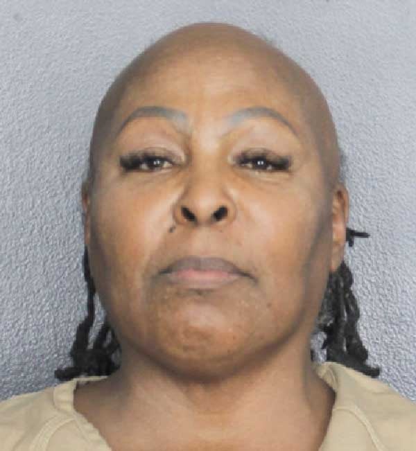 Janice Turner, the 63-year-old mother of singer Sean Kingston, has been sentenced to five years in federal prison after being found guilty of fleecing jewelers and luxury businesses out of over $1 million. 😳💎

In a high-profile case that shocked fans, both Turner and Kingston