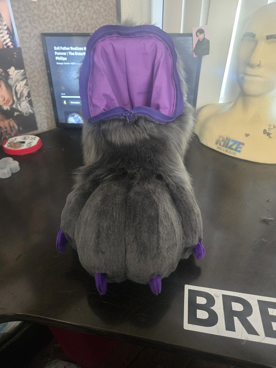 HanamiCreation's tweet photo. Currently working on this full suit (minus the head) adorable bat boy! Foam toes by @DvC_Ciara https://t.co/Bh6ZbJfrKw
