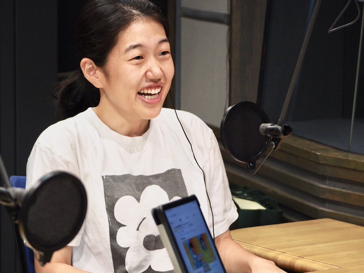 flat954's tweet image. 7月24日(木) #ふらっと954
🎂夏子さんお誕生日🎉プレゼント秘話
🎁向井さん納車記念プレゼントは大被り
コナリミサト@konarikinoko さんに
頂いたTシャツ、着倒しています👕💓
9時台ゲストは…
話題作に続々出演!#尾碕真花 さん🌻
今日もよろしくお願いします✨…