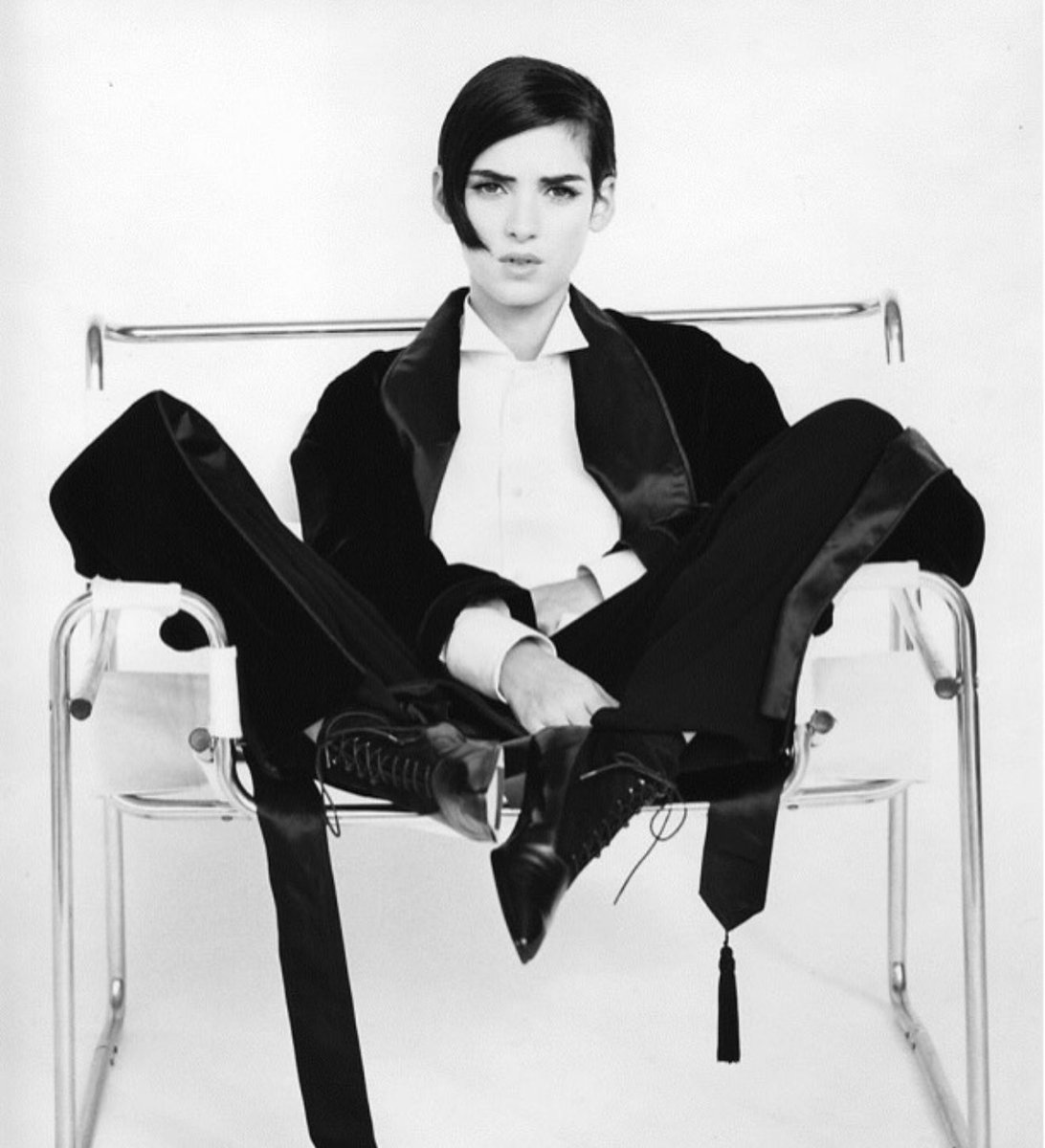 ryderstaxi's tweet image. one thing about winona ryder is she’s going to wear a suit and you’re going to like it!!!