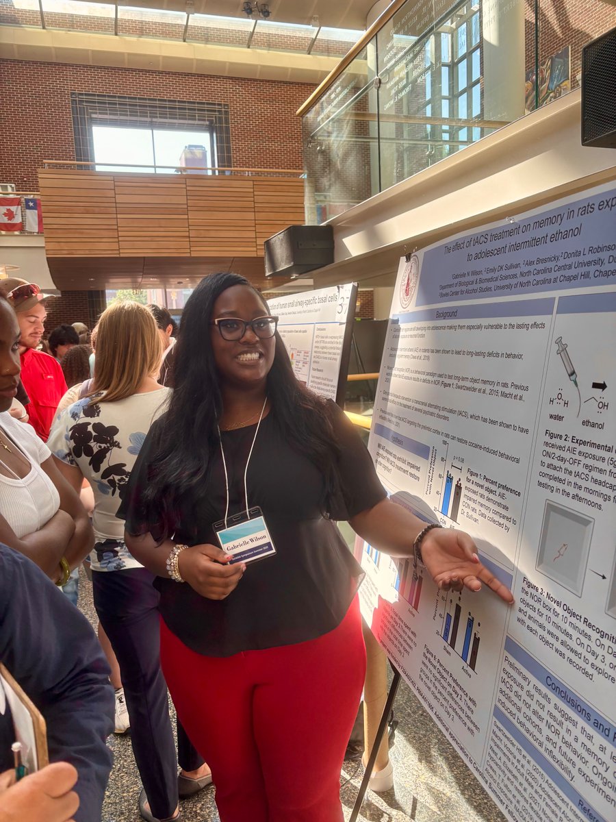 UNC_PHCO's tweet image. ⚡ Exciting progress! Carolina Summer Fellow Gabrielle Wilson tested the effects of tACS treatment in Dr. Donita Robinson’s lab, showing promise to improve memory after alcohol exposure during adolescence. #CarolinaSummer