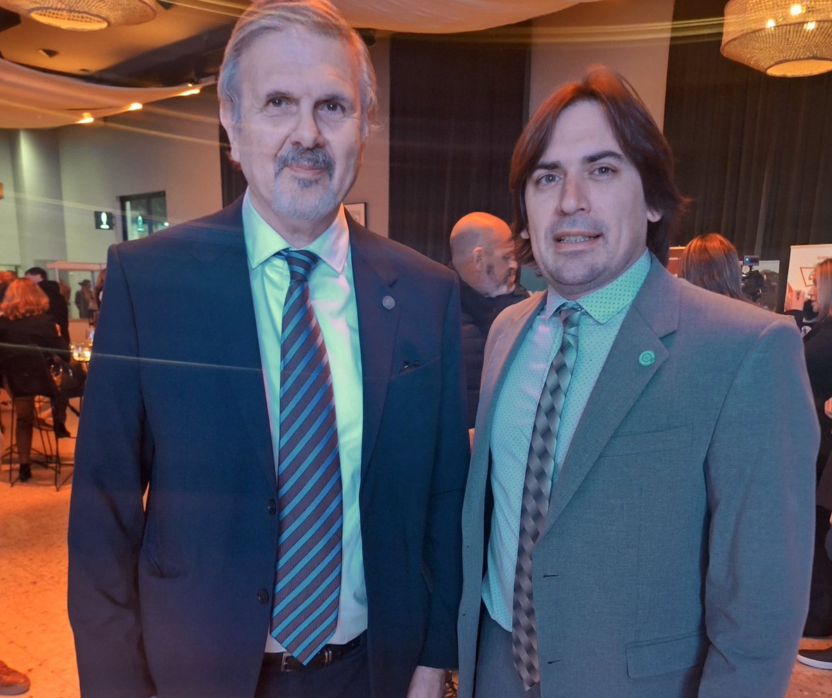 #AHORA | Por intermedio de nuestros Consejeros y el Presidente, <a href="/lucasmagnano/">Lucas Magnano</a> participamos del Aniversario número 95° de Chacra, junto al Presidente de la <a href="/Bolsadecereales/">Bolsa de Cereales</a>, Ricardo Marra. 🤝🏻

👏🏼 En esta oportunidad, no queremos dejar de saludar y reconocer la gran labor que