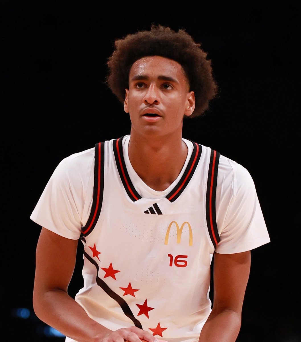 BleacherReport's tweet image. USC star Alijah Arenas has suffered a torn meniscus and is in 'jeopardy' to miss the 2025-26 season, per @ChrisBHaynes