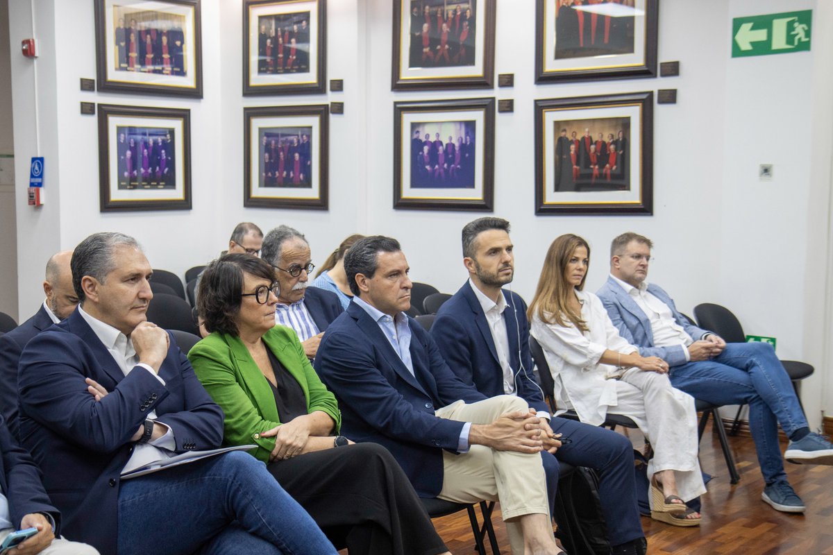 CorteIDH's tweet image. 📍Hoy, 23 de julio, la Corte Interamericana de Derechos Humanos recibió a una delegación de la Unión Europea.
Durante el encuentro, el Secretario del Tribunal, Pablo Saavedra Alessandri, sostuvo una presentación con el Excelentísimo Sr. Pierre-Louis Lempereur, Embajador de la…
