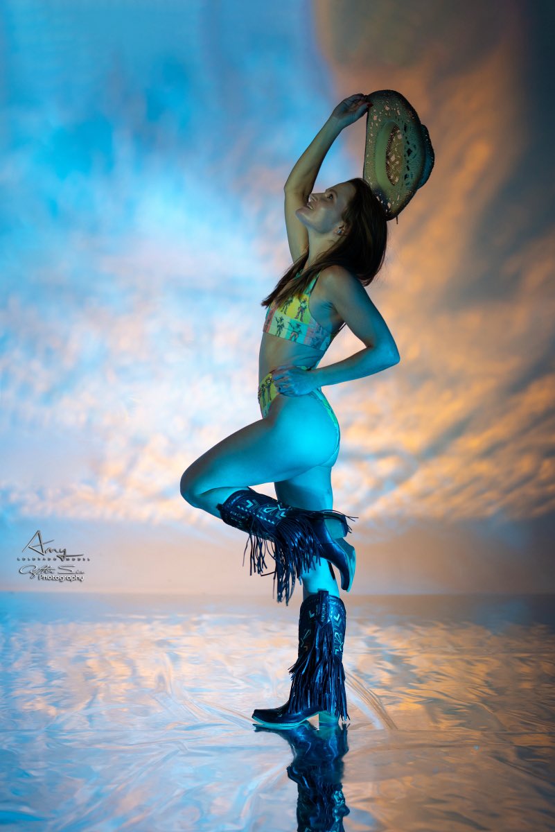 aftersixphoto's tweet photo. Mylar Shot with model: @amyeoury ! #photooftheday #modellife #modelling #gelphotoshoot #bodypositivity #lingerie #π #badass #art #sexylingeriemodel #aftersixphotography #igers #igart #igaddict #igartist #igdaily #gramkillaportraits #coloradomodel https://t.co/IjvU8DzePq
