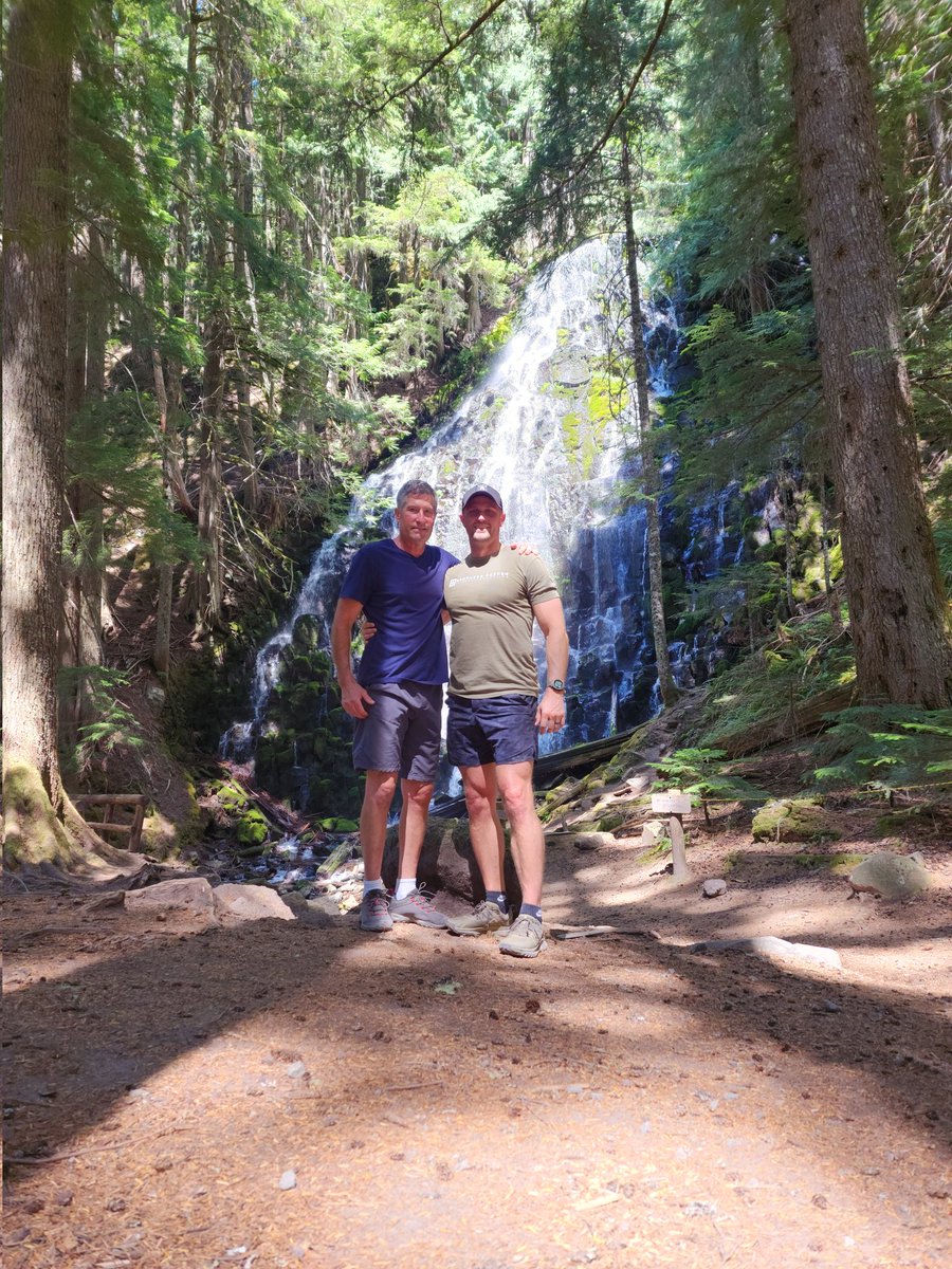EliteSentinelx's tweet image. My dad and I hiked up to Ramona Falls on Mt. Hood today.
Such an amazing time together!