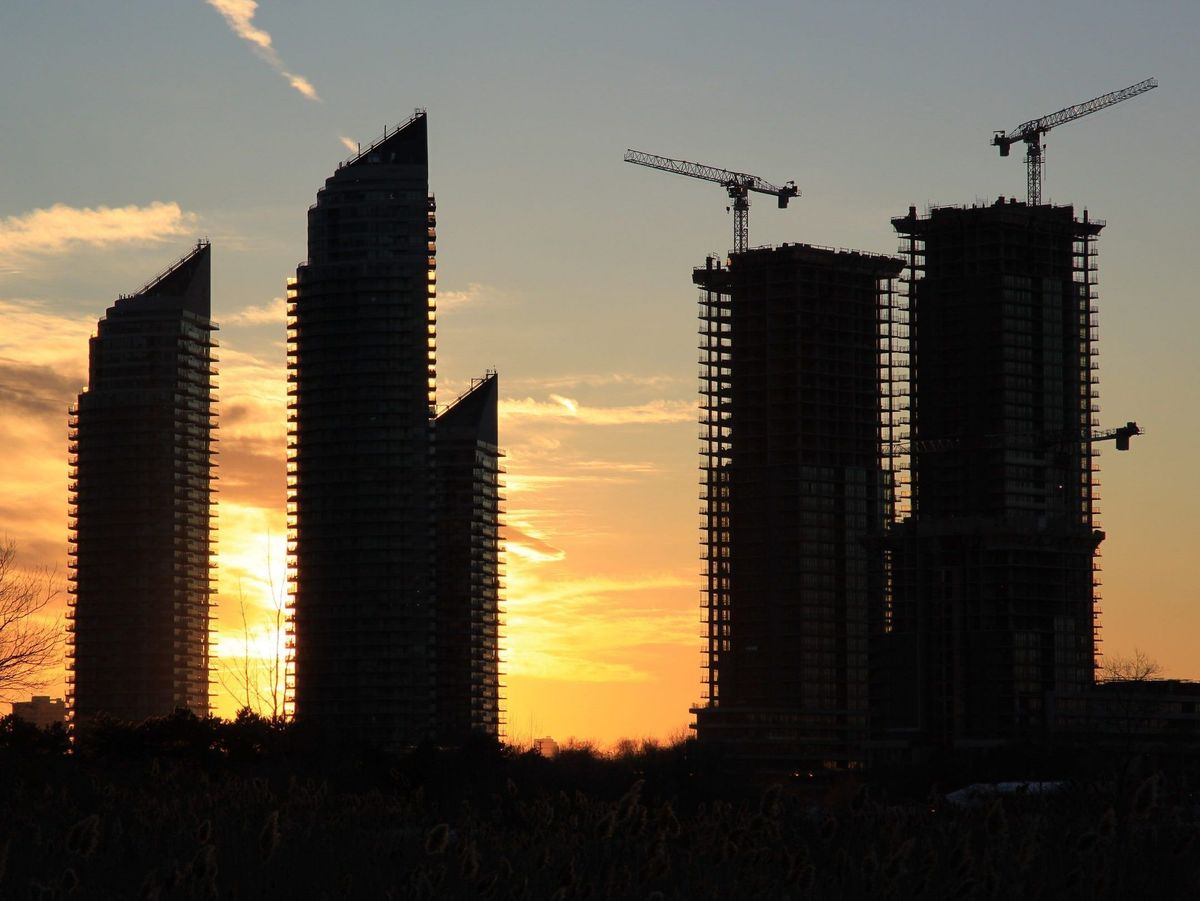 TheTorontoSun's tweet image. Ottawa threatens to pull Toronto’s housing funding over sixplex decision torontosun.com/news/local-new…