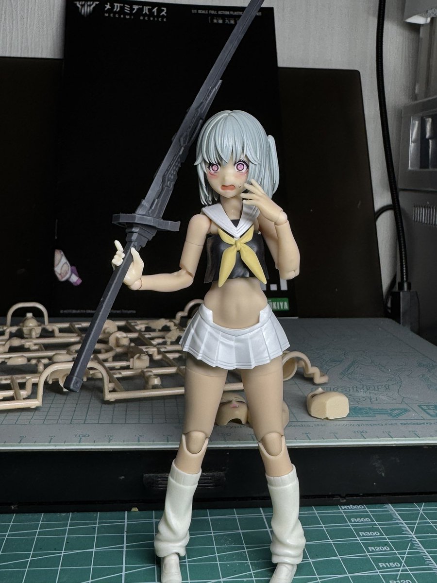 kagetora_supra's tweet image. 本来、別用途で組み立てていたボディだけど…あれ、もうこれで良いんじゃないかな…
制服✖️大太刀✖️ツインテ
うん、いやもうこれで進めるか…